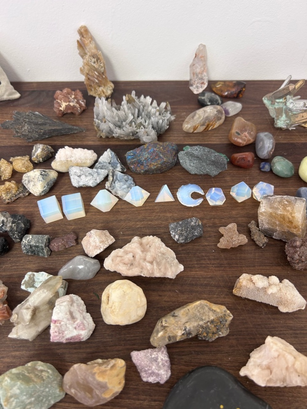 Large Crystal Collection Lot - Picture 4 of 7